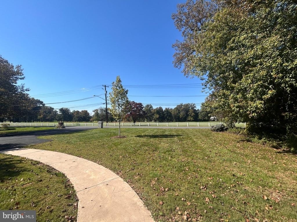15117 Rosecroft Road - Photo 16