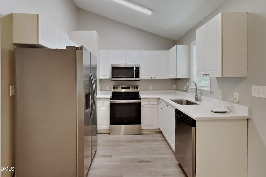 125 Pinto Lane - Photo 3