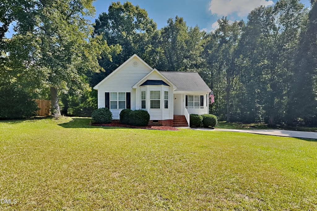 125 Pinto Lane - Photo 0