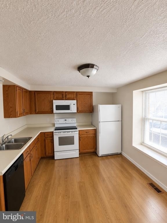 9517 Donnan Castle Court - Photo 2