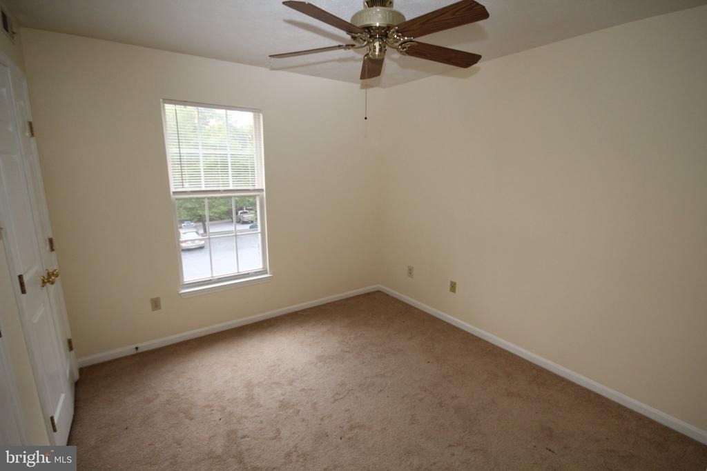 1002 Jessicas Court - Photo 11