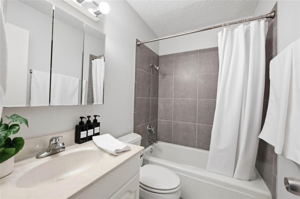 2425 Ashdale Dr - Photo 14