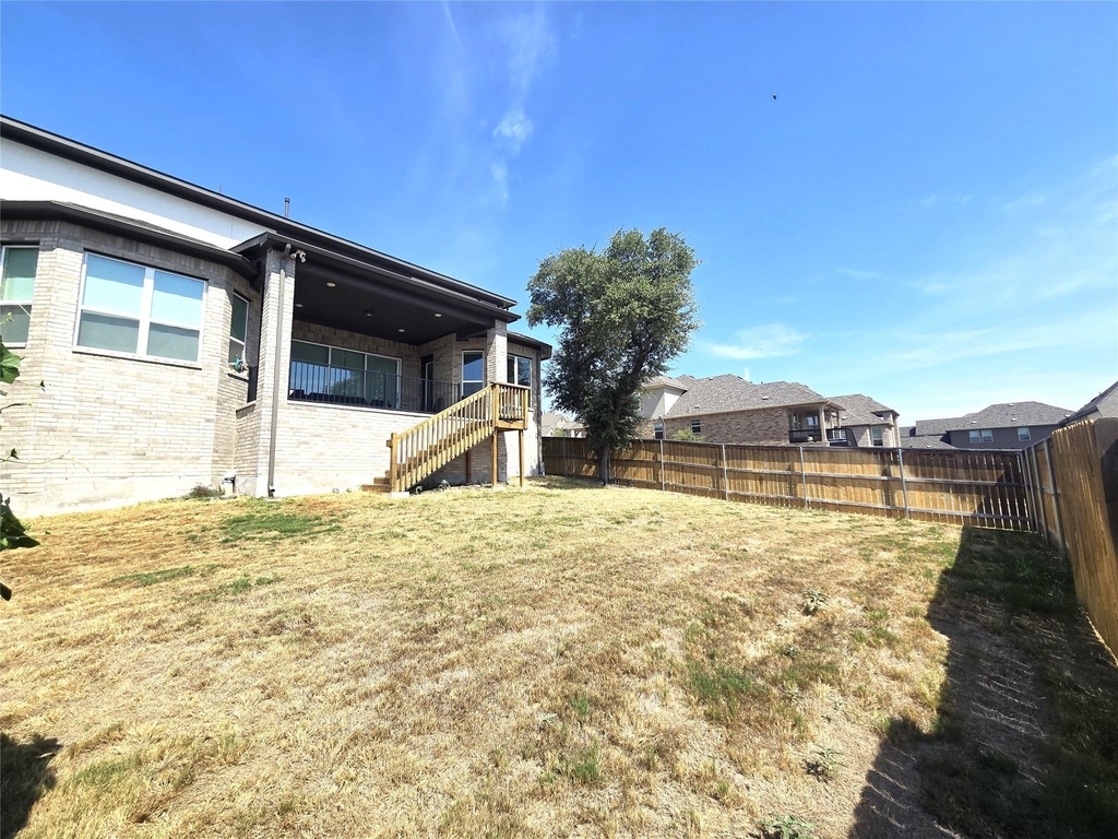112 Texas Bluebonnet Trl - Photo 36