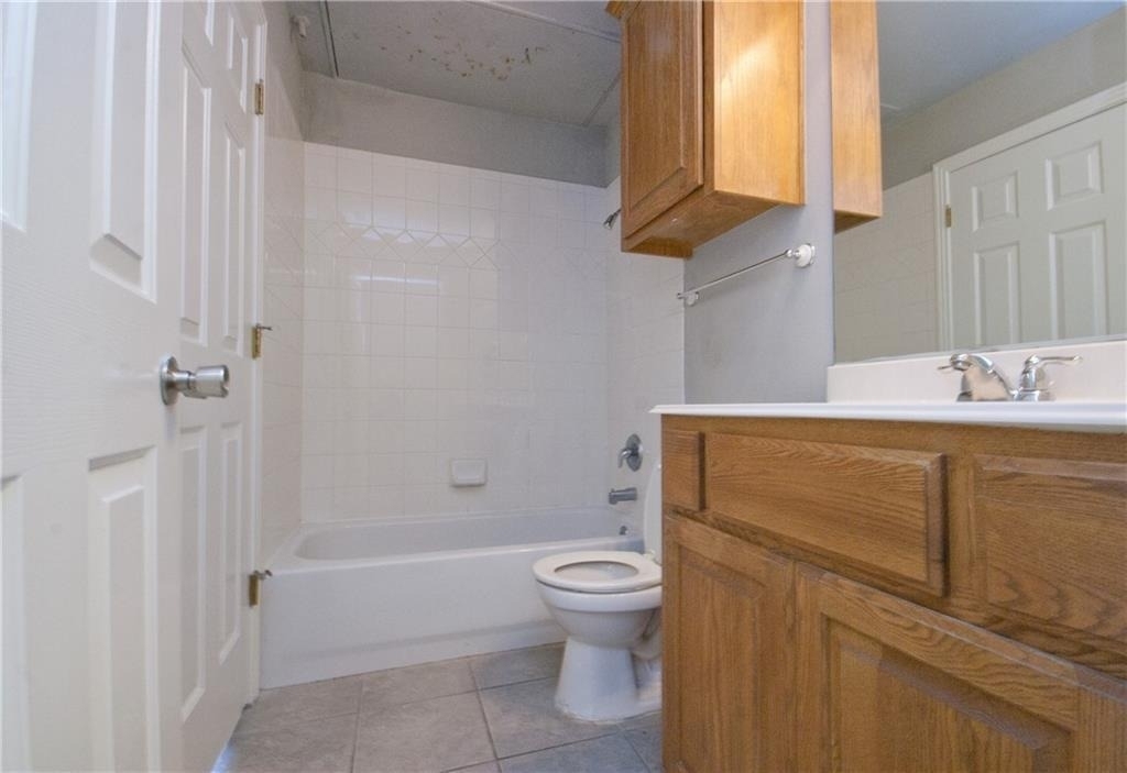 2410 Leon St - Photo 2