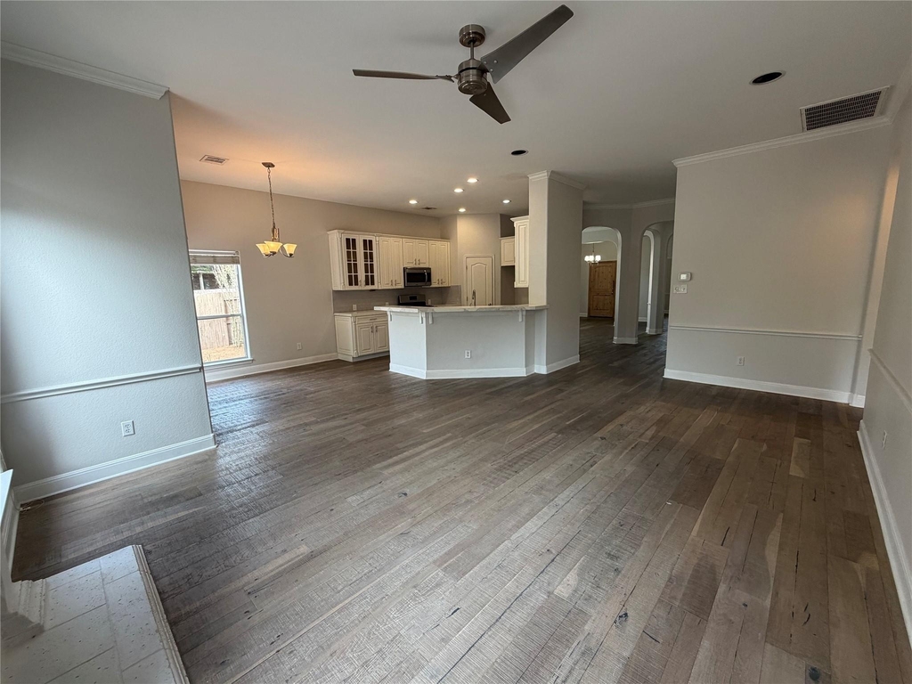 207 Arrowhead Trl - Photo 4