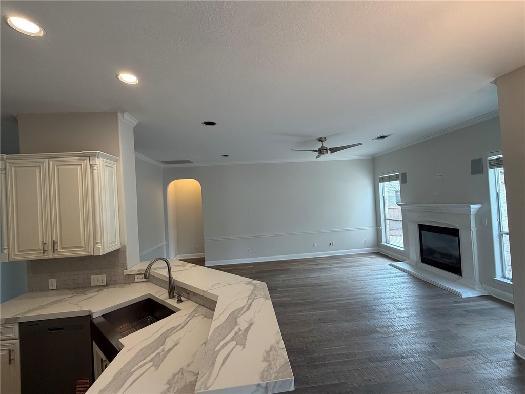 207 Arrowhead Trl - Photo 7