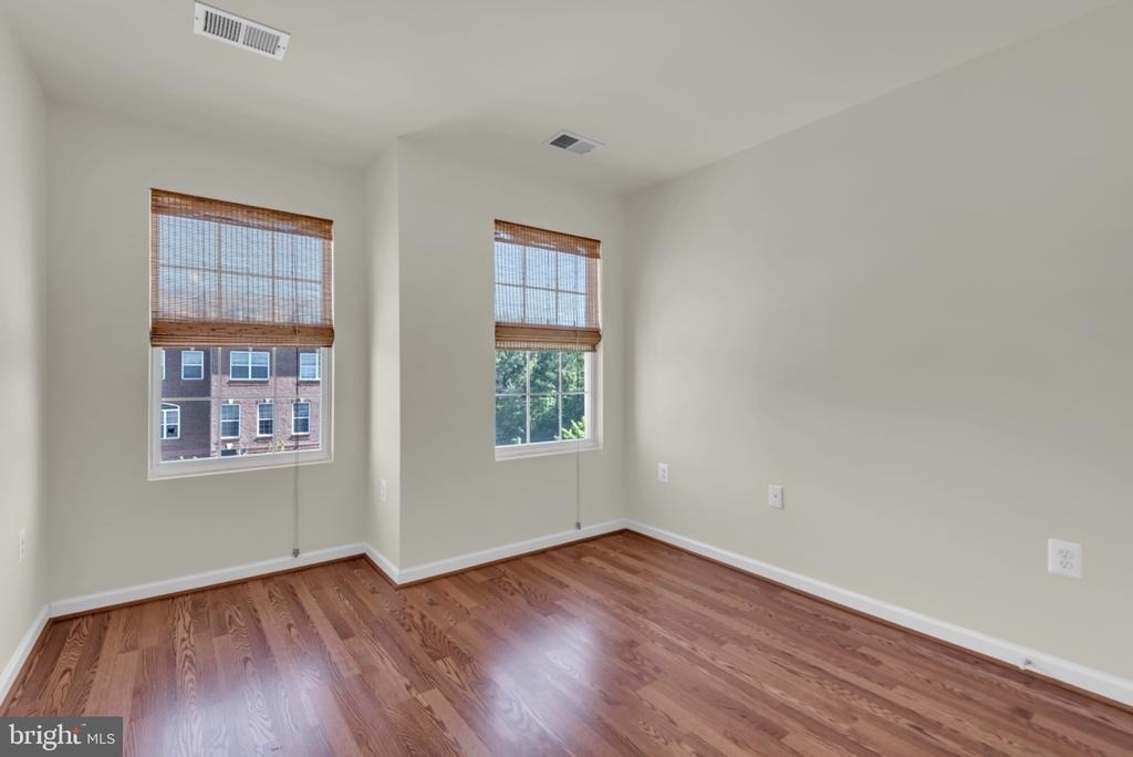 4934 Olympia Place - Photo 18
