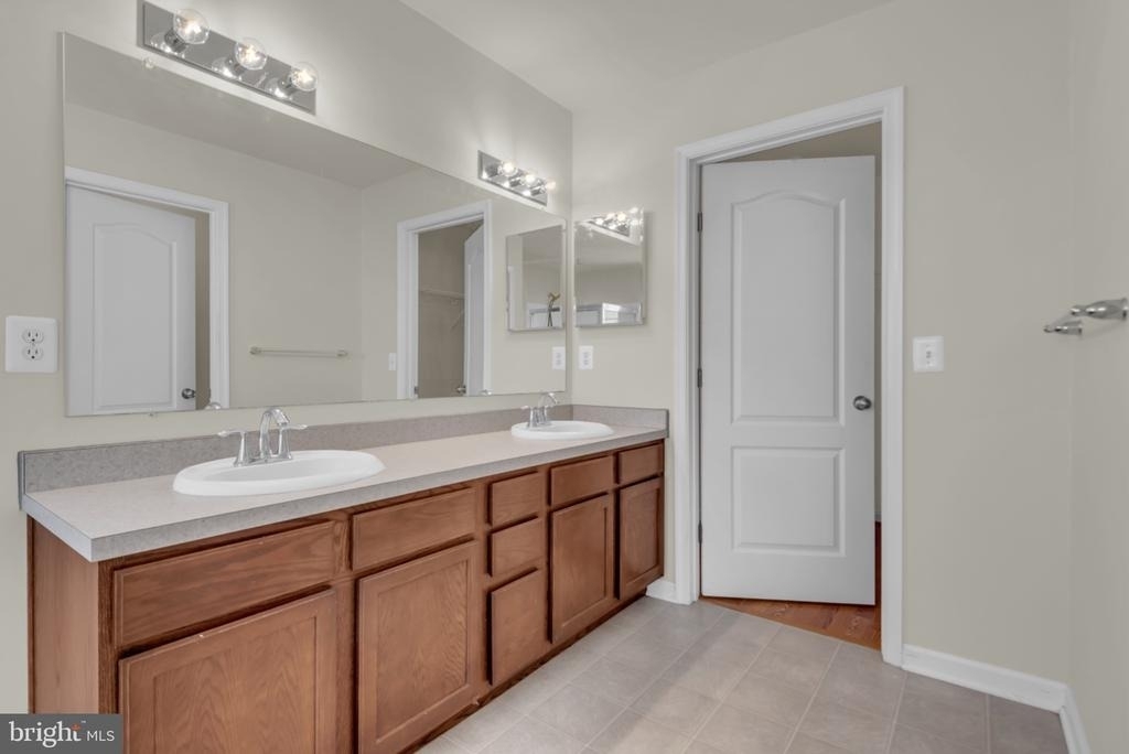4934 Olympia Place - Photo 15