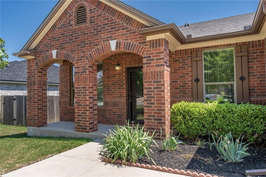 2116 Woodway Dr - Photo 3