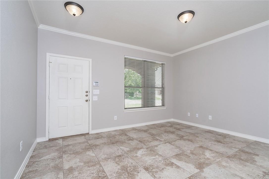 2116 Woodway Dr - Photo 5