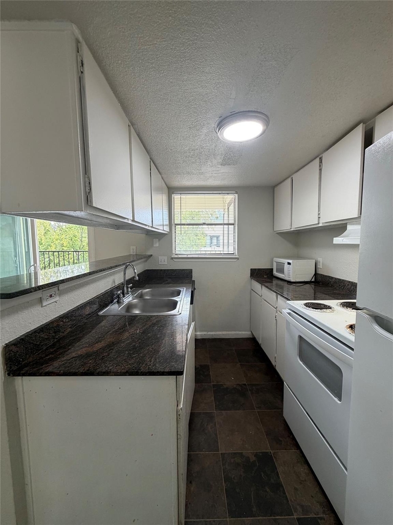 8017 Gessner Dr - Photo 1