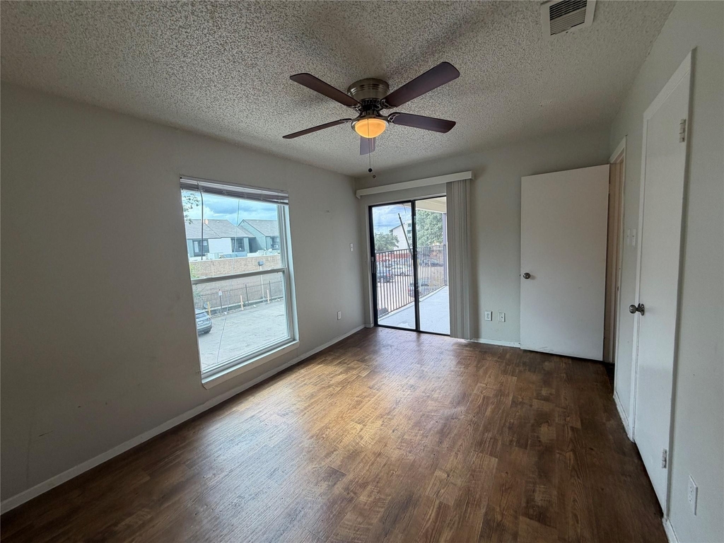 8017 Gessner Dr - Photo 2