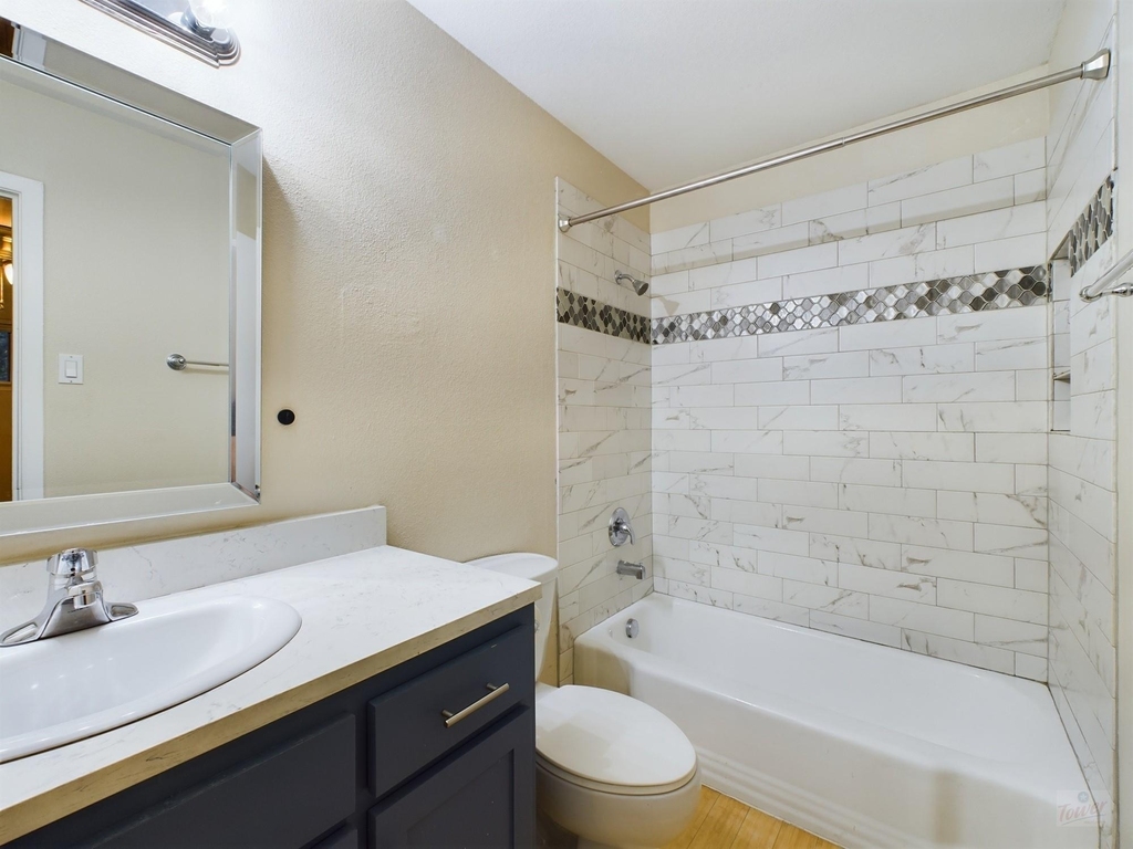 2303 East Side Dr - Photo 12