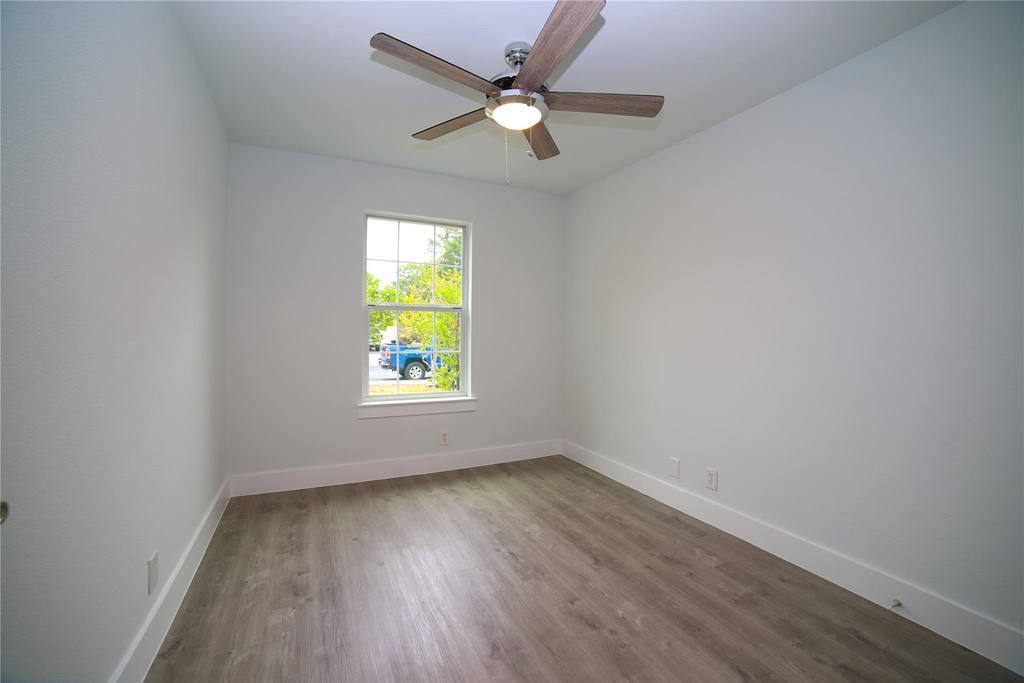 131 Stephen Ct - Photo 5
