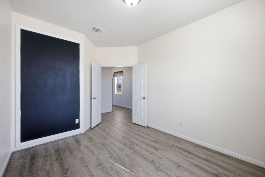104 Ladolia Ln - Photo 6