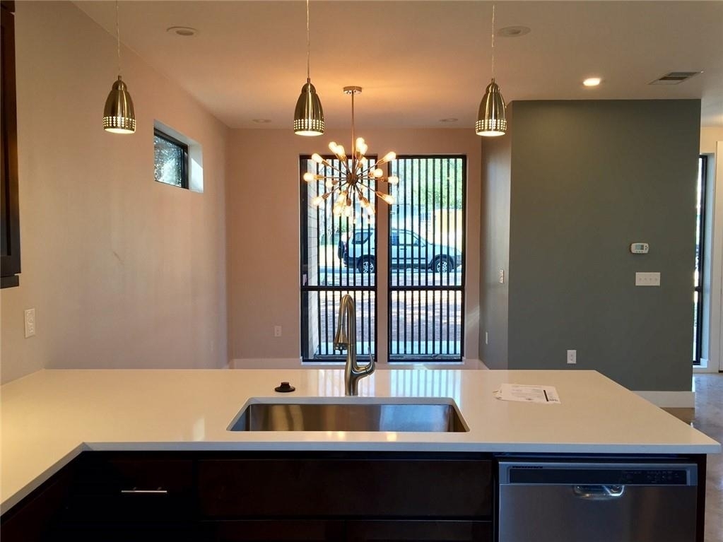 5619 Adams Ave - Photo 2