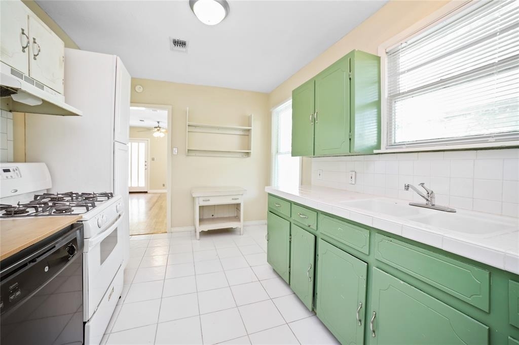 310 Franklin Blvd - Photo 1