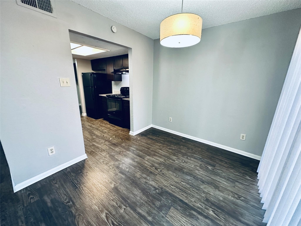 2612 Gwendolyn Ln - Photo 5