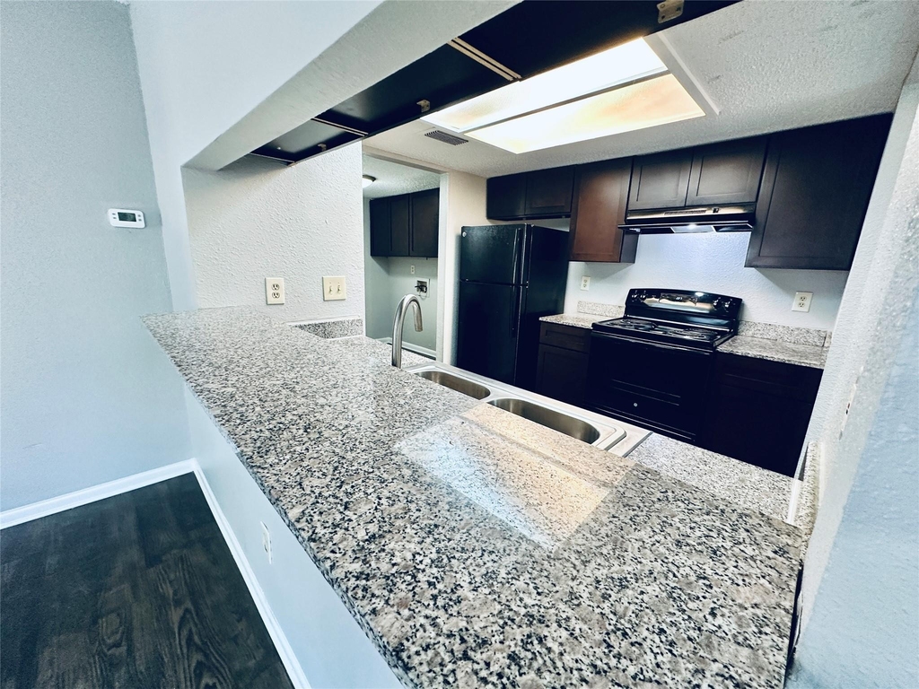 2612 Gwendolyn Ln - Photo 1
