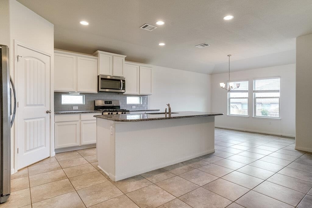 1900 Mexia Dr - Photo 6