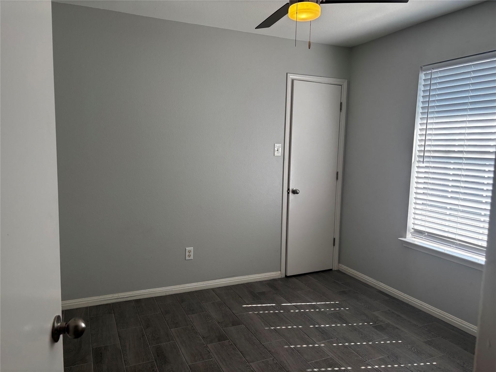501 Texas Ave - Photo 21
