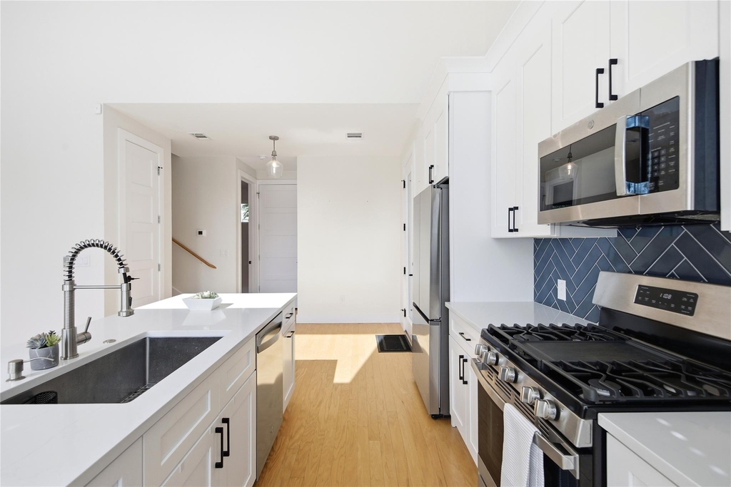 1416 Berene Ave - Photo 3