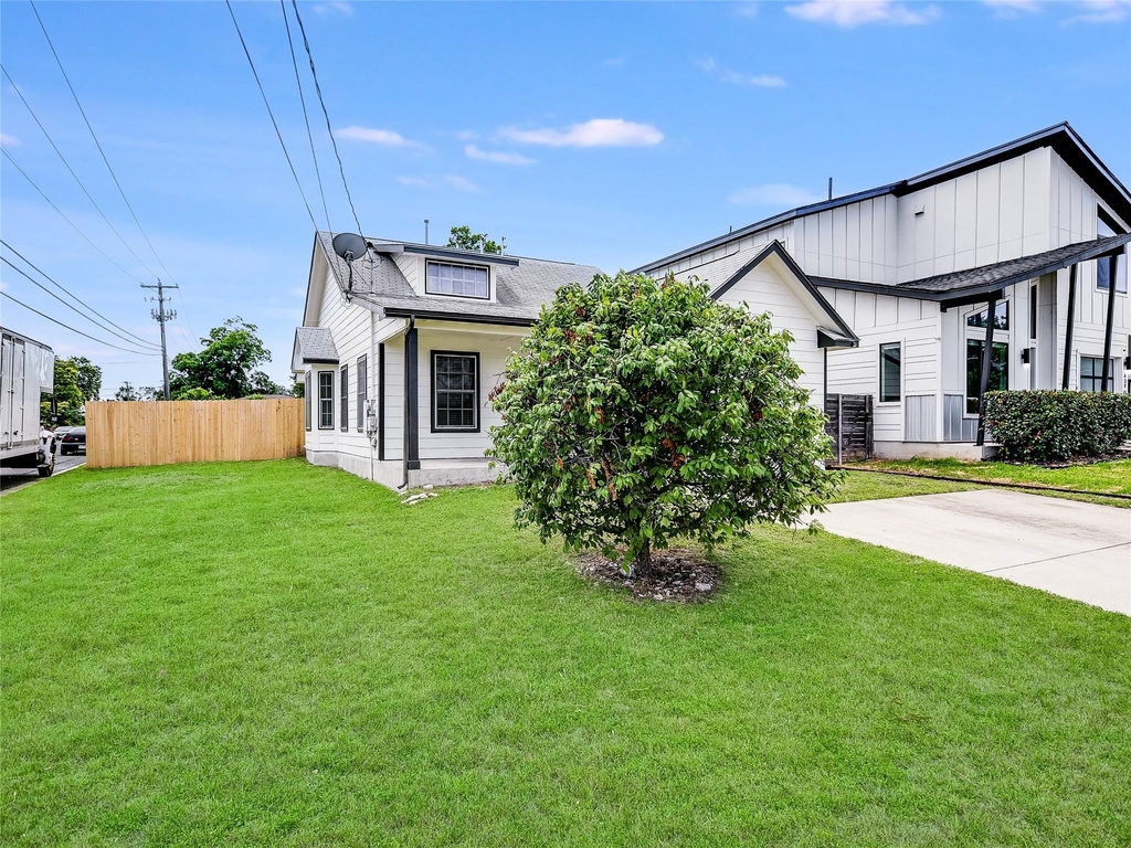 411 Delmar Ave - Photo 3
