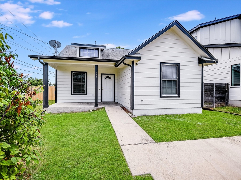411 Delmar Ave - Photo 0