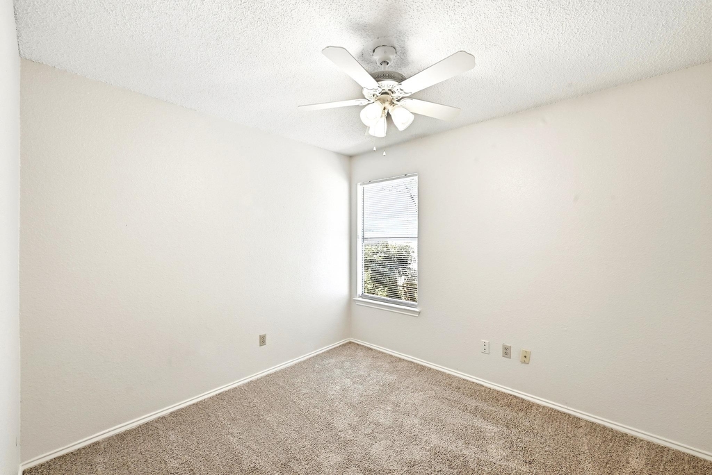 5901 Kevin Kelly Pl - Photo 20