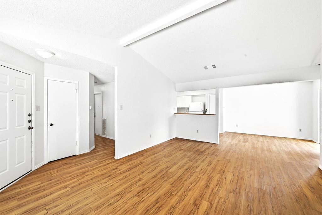 5901 Kevin Kelly Pl - Photo 6