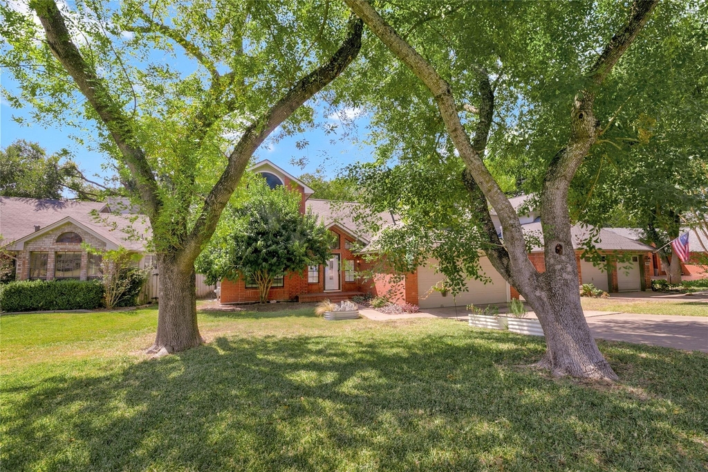 2009 Cervin Blvd - Photo 2