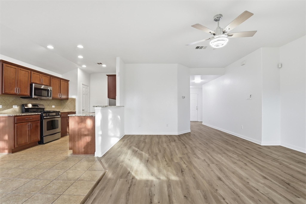 448 Nottingham Loop - Photo 3