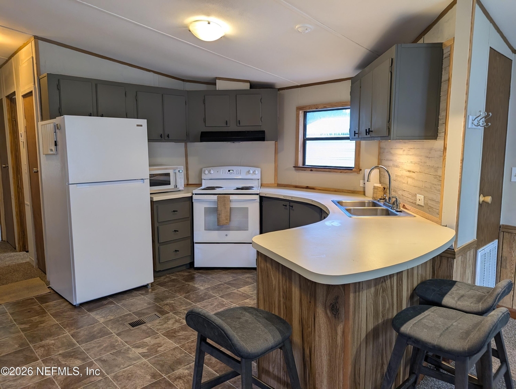 120 Reaves Avenue - Photo 6