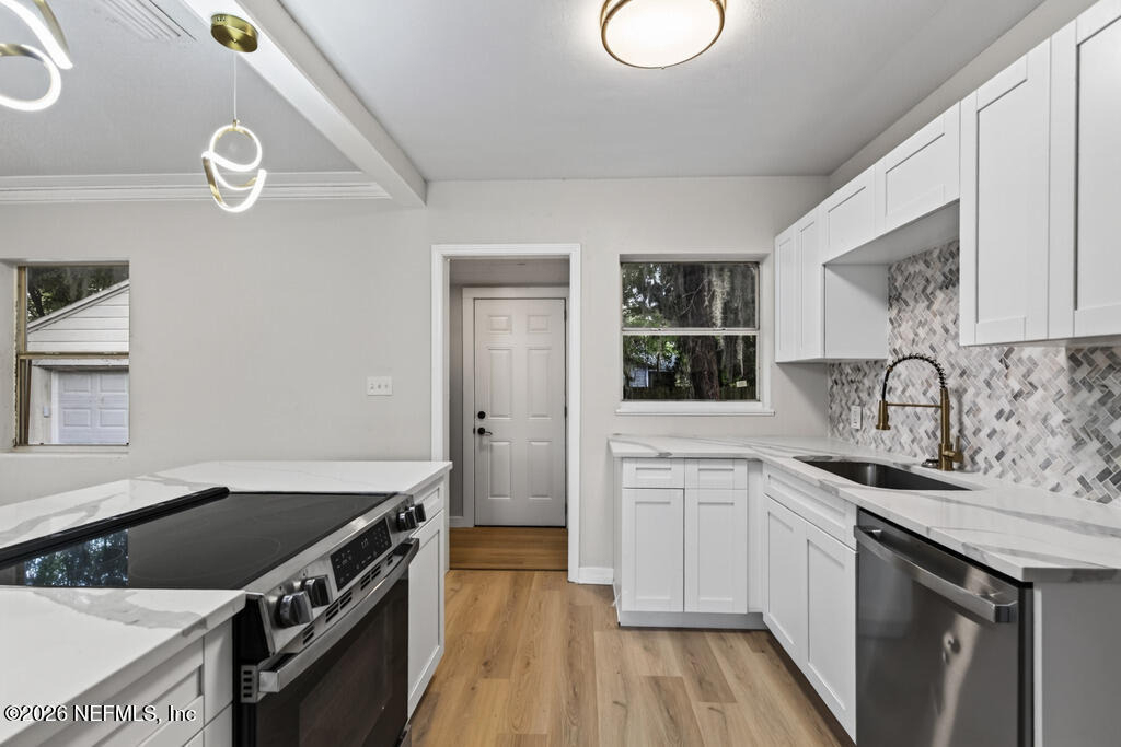 204 E 25th Street - Photo 9