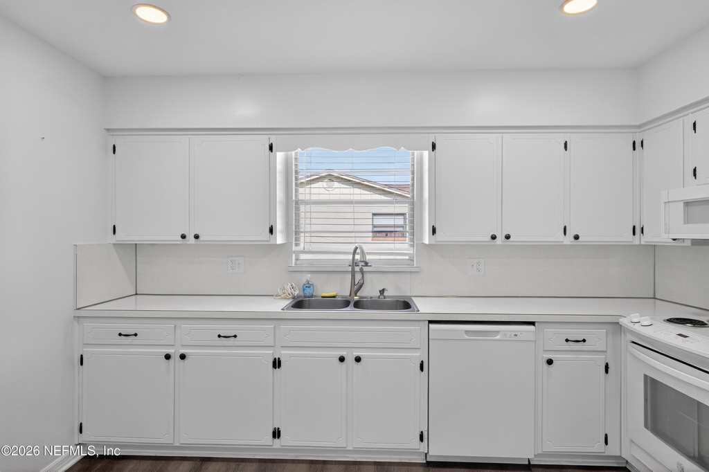 2766 Greenridge Road - Photo 9