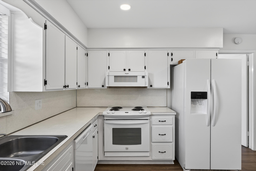2766 Greenridge Road - Photo 8