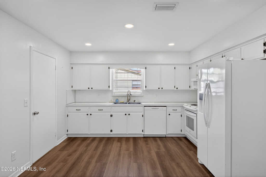 2766 Greenridge Road - Photo 11