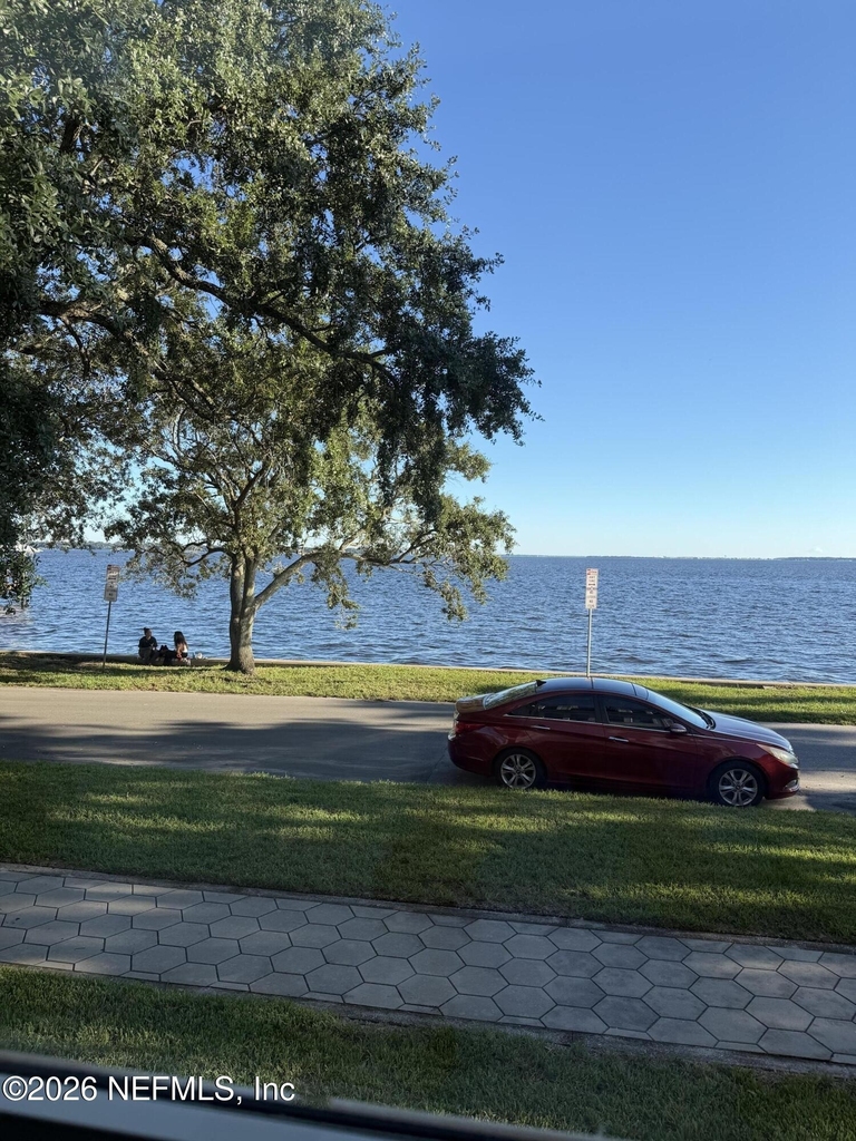 2107 River Boulevard - Photo 1
