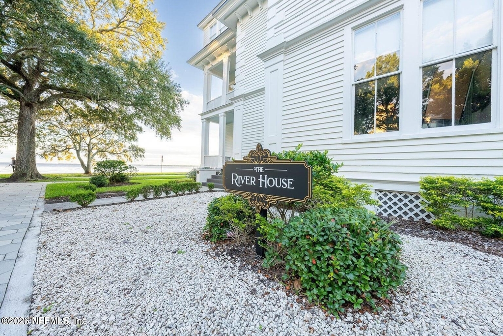 2107 River Boulevard - Photo 0