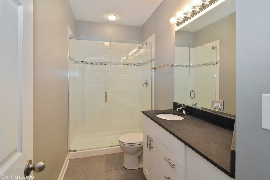 2307 N Springfield Avenue - Photo 9