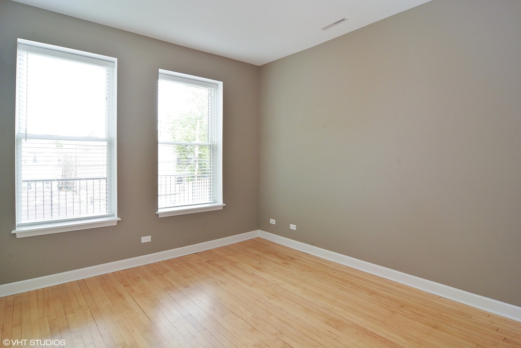 2307 N Springfield Avenue - Photo 8