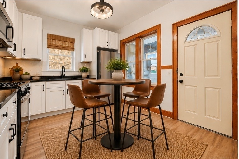2726 N Harding Avenue - Photo 10