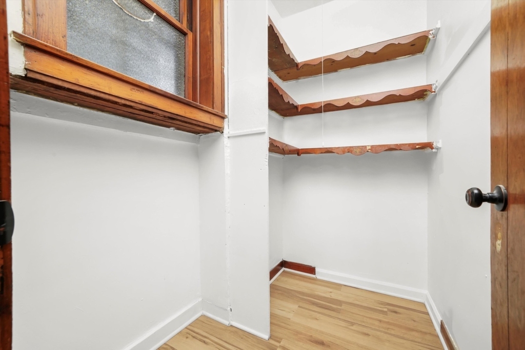 2726 N Harding Avenue - Photo 15