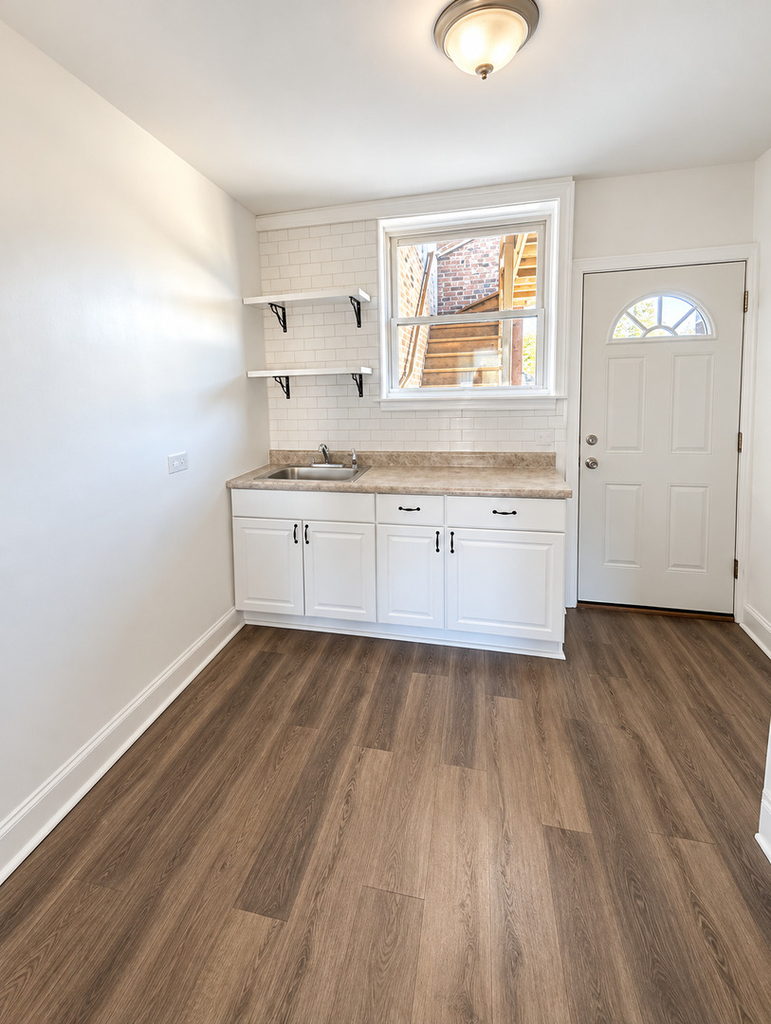 3148 S Harlem Avenue - Photo 2