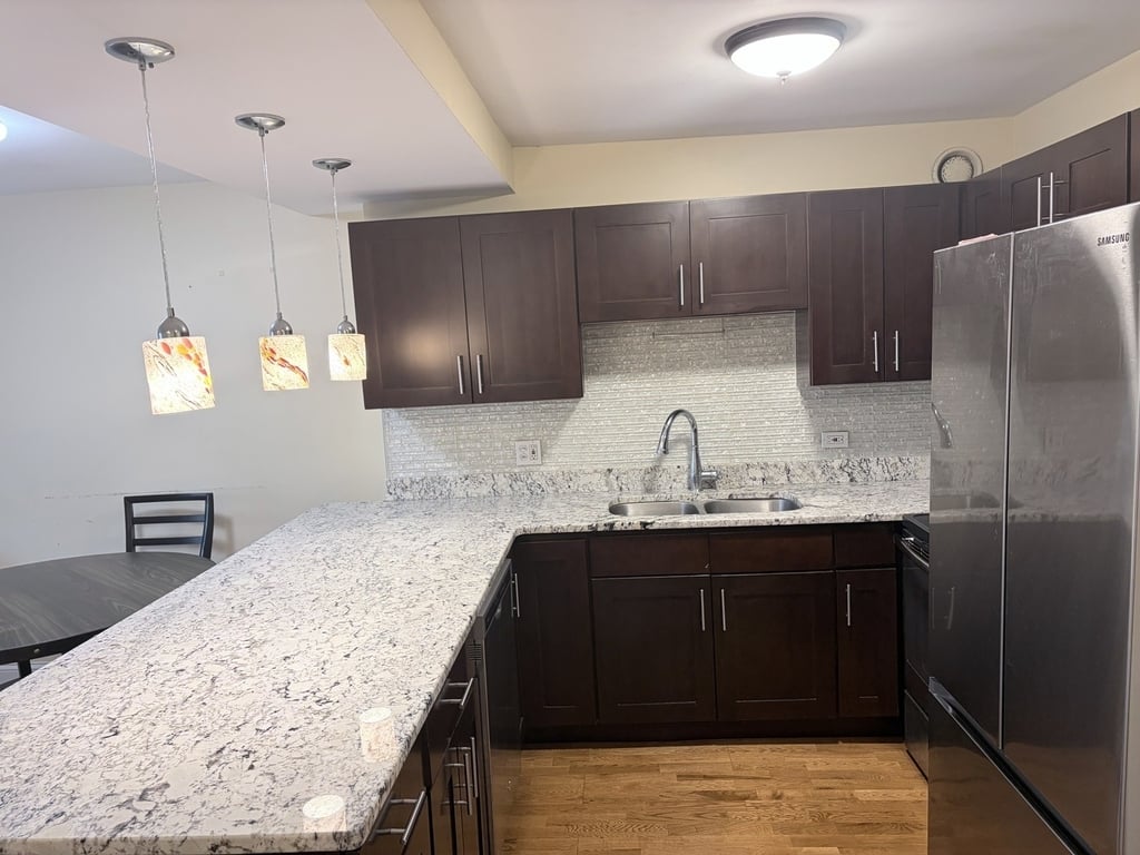 801 S Plymouth Court - Photo 1