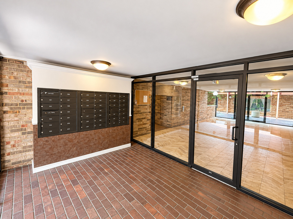 744 W Gordon Terrace - Photo 0