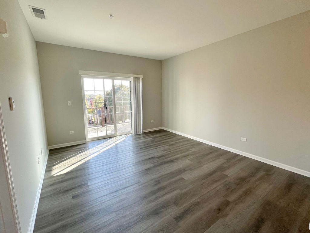 301 N Madison Street - Photo 4