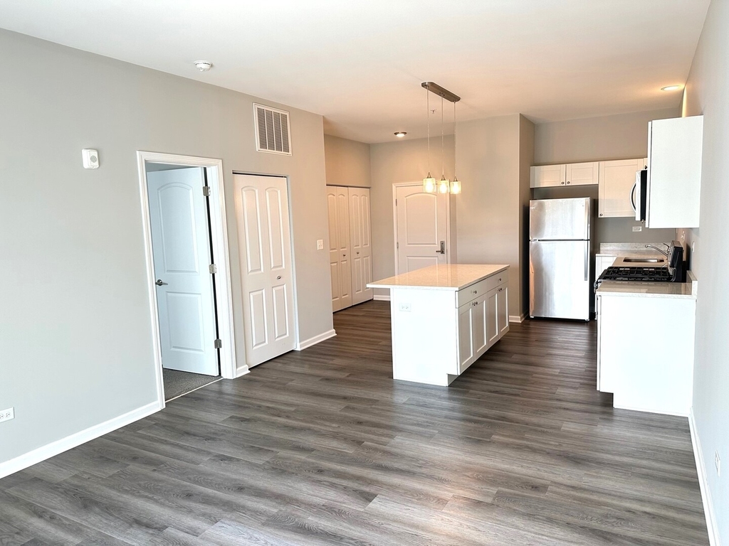301 N Madison Street - Photo 6