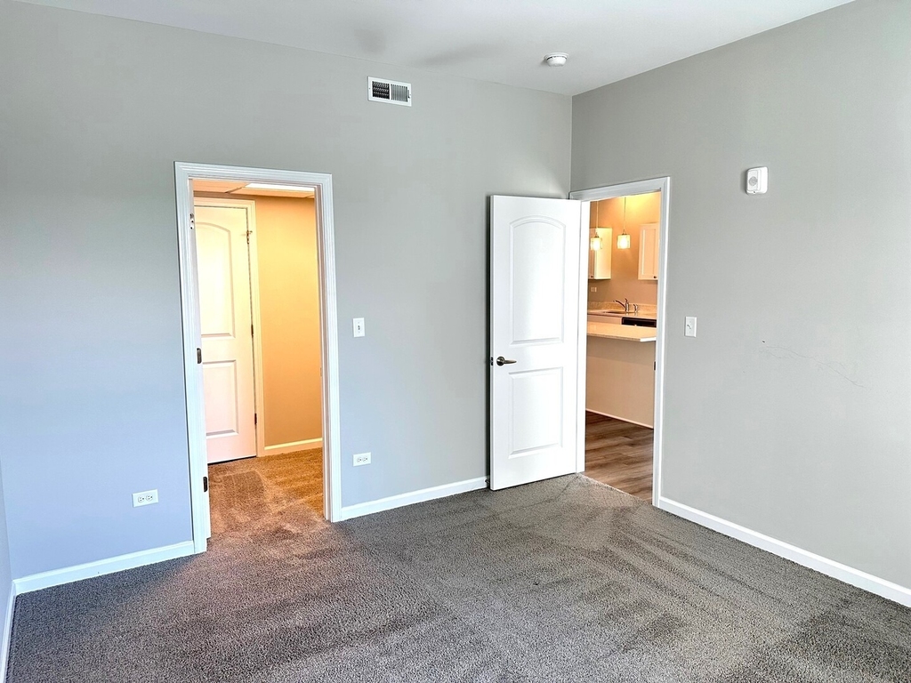 301 N Madison Street - Photo 8