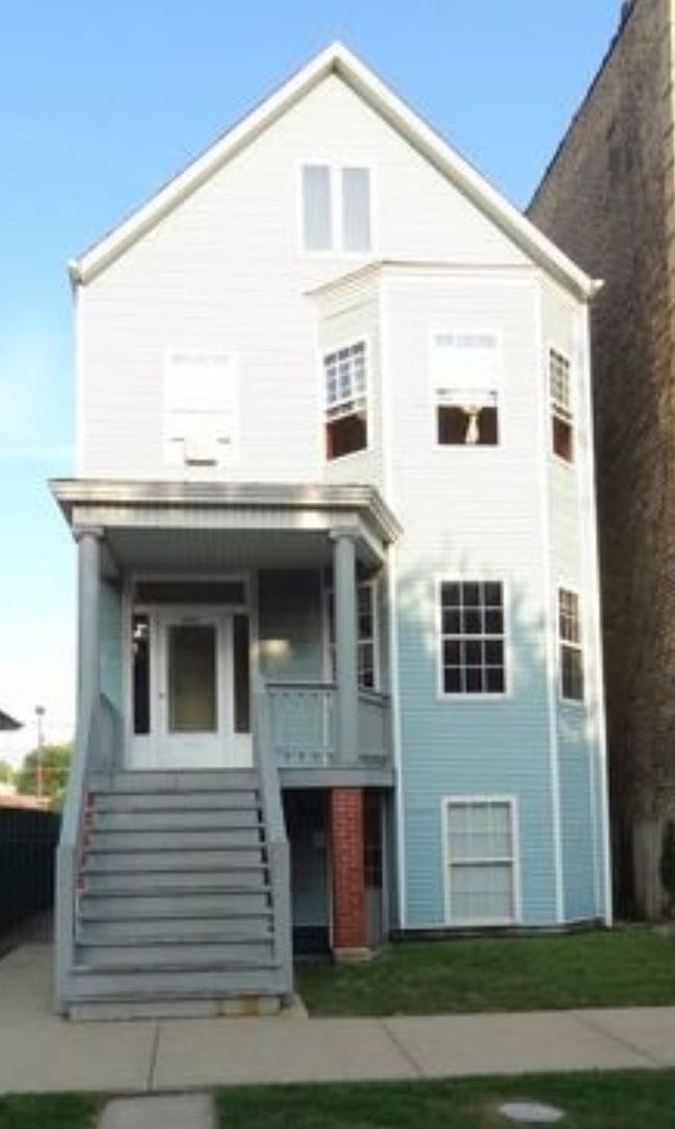 4207 N Sawyer Avenue - Photo 0